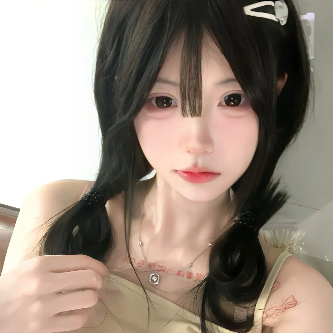 橘衫男子的画像